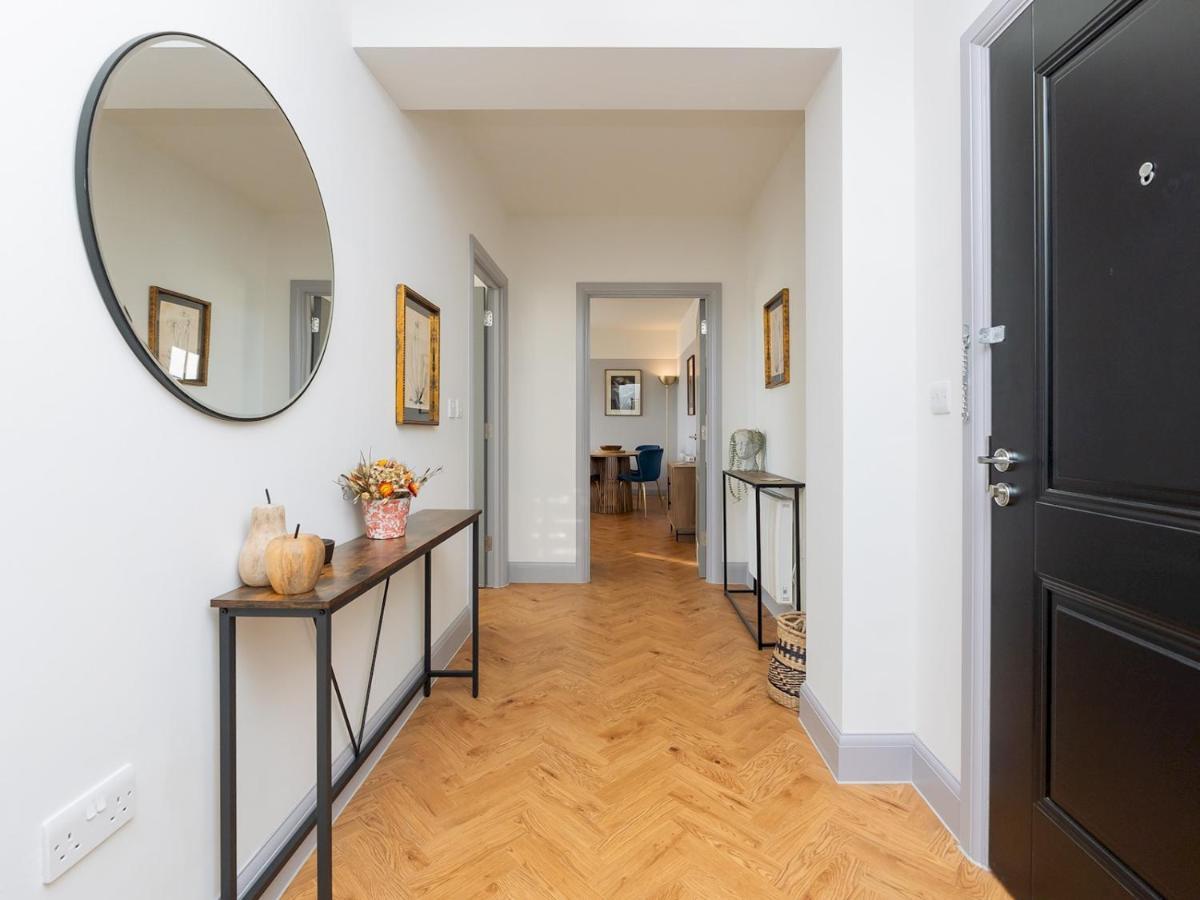Pass The Keys Stunning 2 Bed Retreat In The Heart Of Bath Lägenhet Exteriör bild