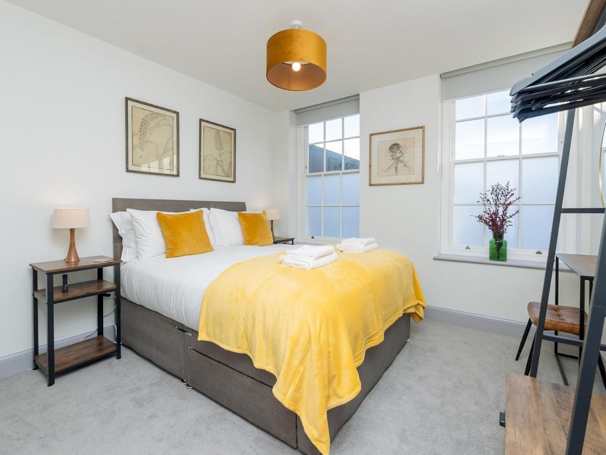 Pass The Keys Stunning 2 Bed Retreat In The Heart Of Bath Lägenhet Exteriör bild