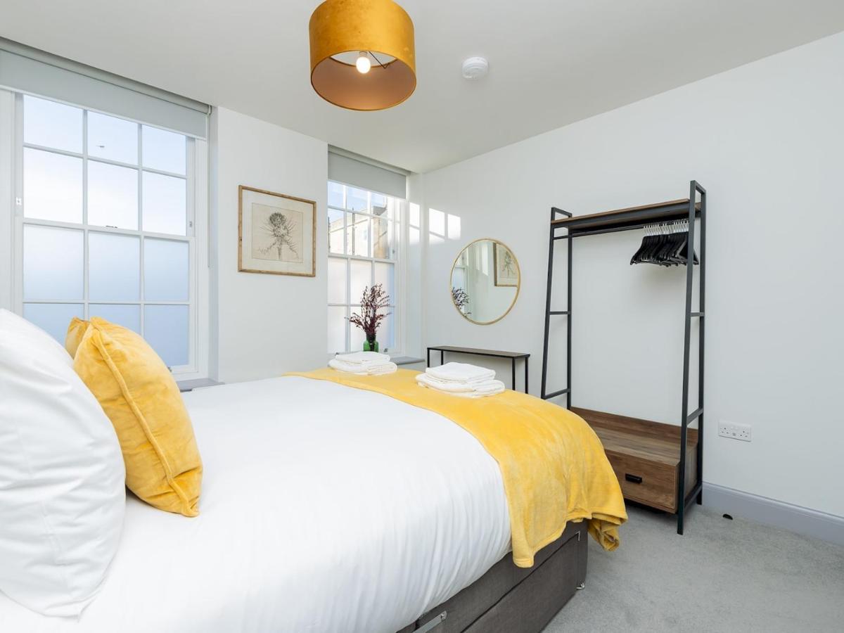 Pass The Keys Stunning 2 Bed Retreat In The Heart Of Bath Lägenhet Exteriör bild